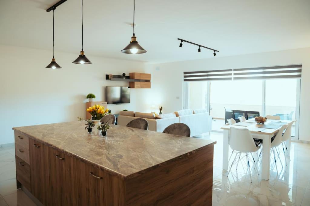 Luxurious Gozo Apartment, *